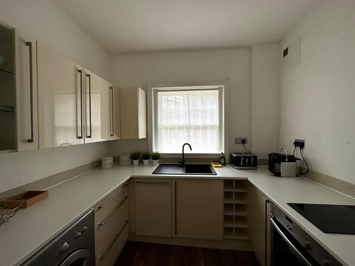 Spacious Studio For 4 Flat Near Regents Park N2 London Eksteriør billede